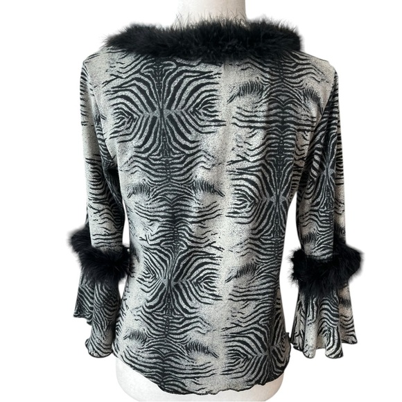 American Vintage Gray Zebra Knit Feather Boa Trim Size Large Bell Sleeves Top - Picture 5 of 11